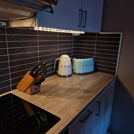 Private In Apartment *